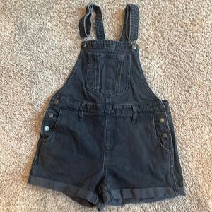 Old Navy shorty overalls